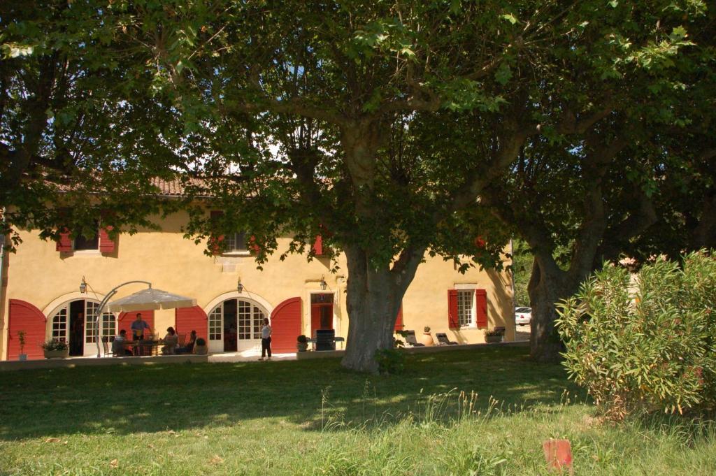 Bed and Breakfast Mas de la Sauline à La Roque-d'Antheron Extérieur photo